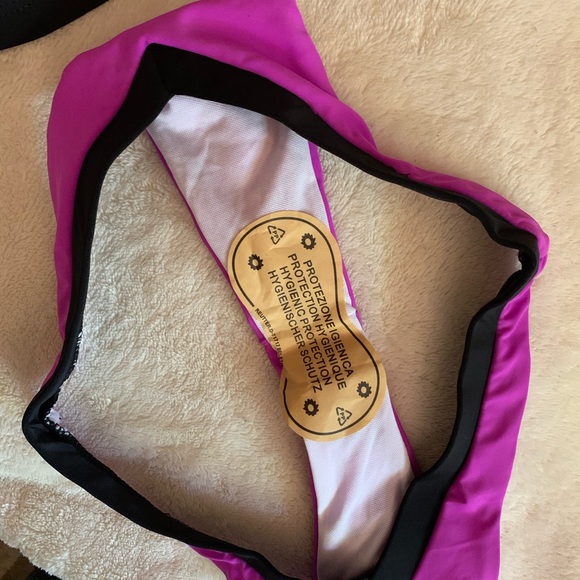 Cheeky bikini - Picture 3 of 4